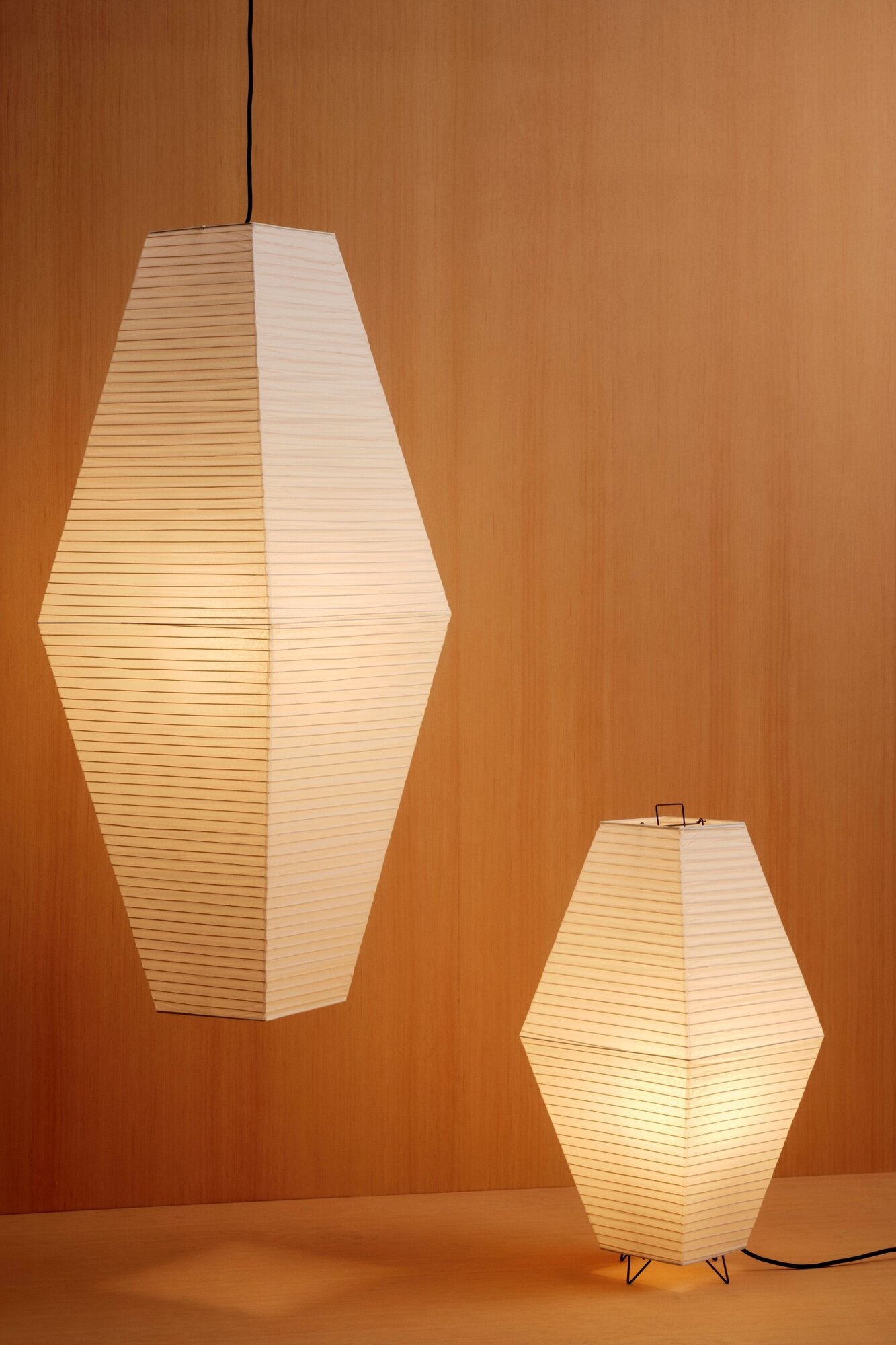 Prism rispapirsgulv-/bordlampe – Classic White